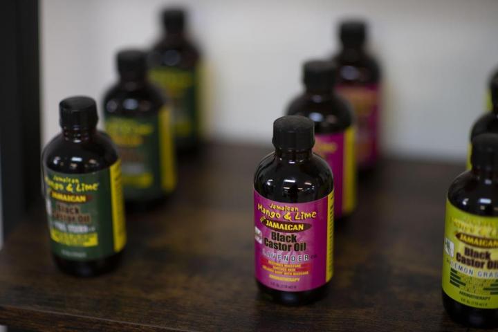 Épilation au Fil Professionnelle à Montréal, Salon d'Épilation Montréal