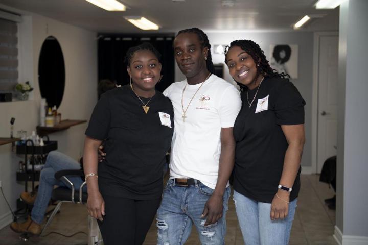 Coupe Personnalisée et Teinture Avant-Gardiste à Montréal, Salon de Coiffure Montréal